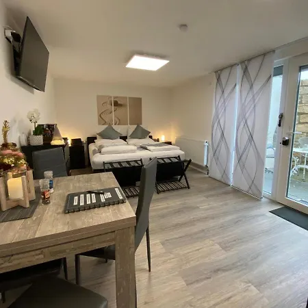 Apartment 1,5 In S-bahn Naehe, 35 Qm, Max 4 Pers, Zentral, Private Terasse, Internet 250 Mbit Gaertringen