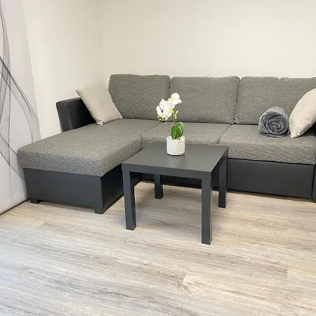 1,5 In S-bahn Naehe, 35 Qm, Max 4 Pers, Zentral, Private Terasse, Internet 250 Mbit *