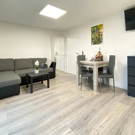 1,5 In S-bahn Naehe, 35 Qm, Max 4 Pers, Zentral, Private Terasse, Internet 250 Mbit 公寓 加特林根