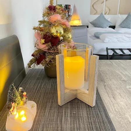 1,5 In S-bahn Naehe, 35 Qm, Max 4 Pers, Zentral, Private Terasse, Internet 250 Mbit *