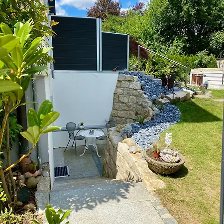 Apartment 1,5 In S-bahn Naehe, 35 Qm, Max 4 Pers, Zentral, Private Terasse, Internet 250 Mbit