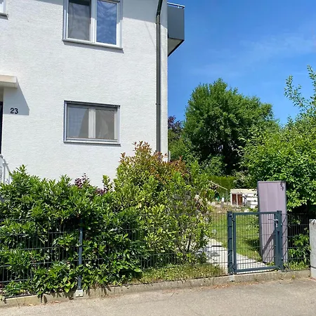 Apartman 1,5 In S-bahn Naehe, 35 Qm, Max 4 Pers, Zentral, Private Terasse, Internet 250 Mbit Gärtringen